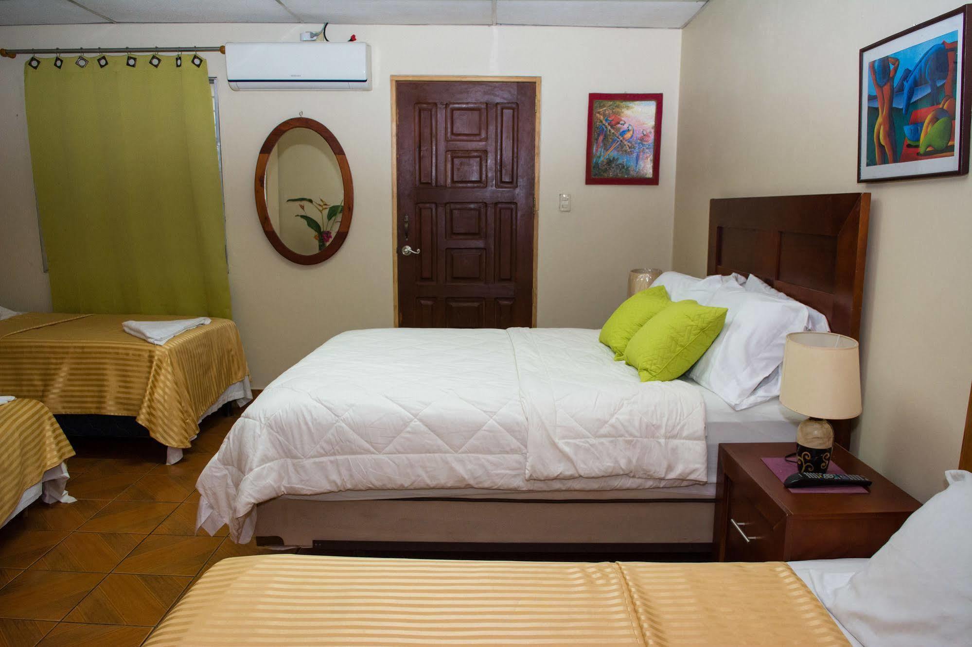 Hostal Casa Los Espinoza Managua Bagian luar foto
