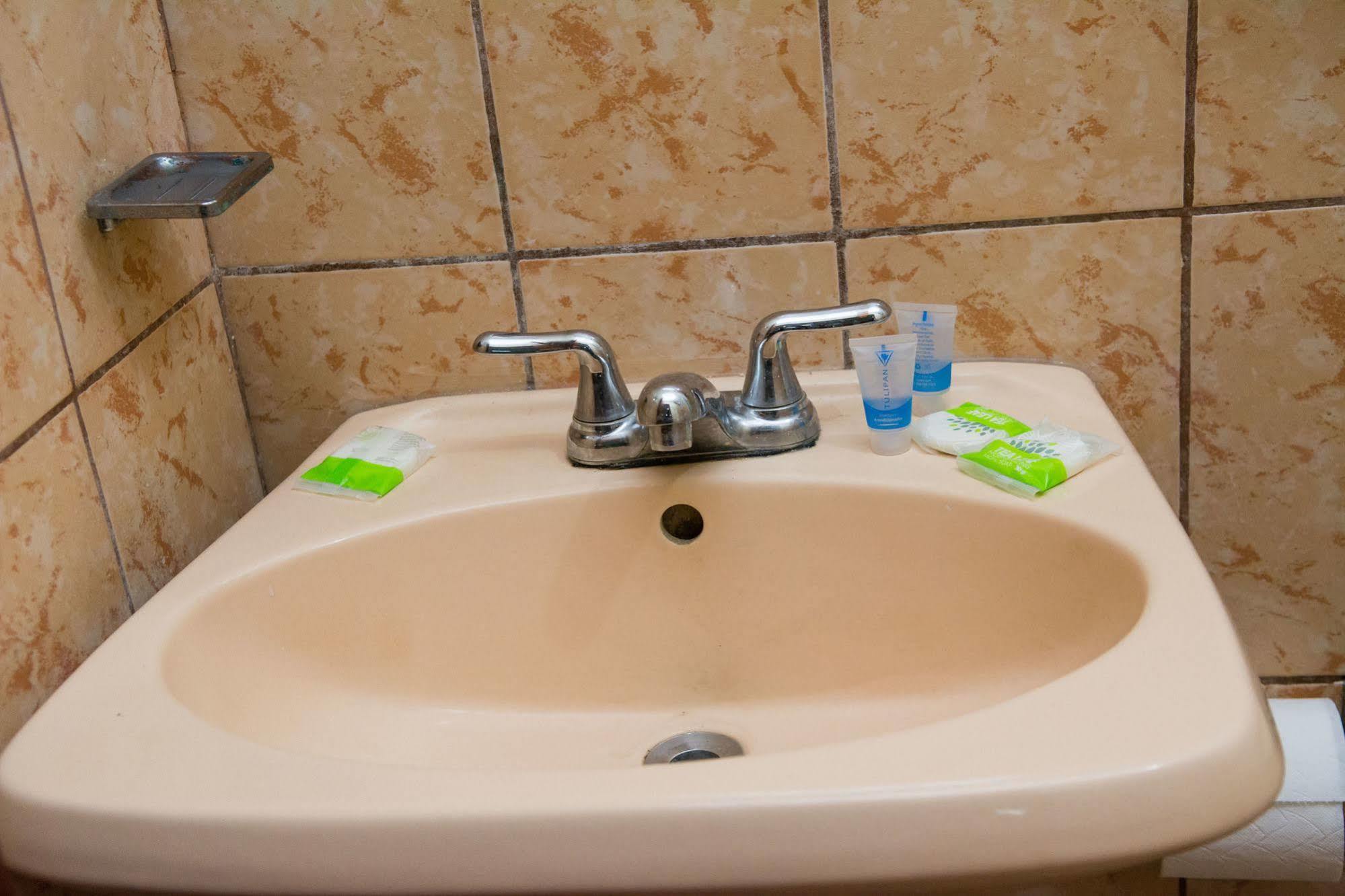 Hostal Casa Los Espinoza Managua Bagian luar foto